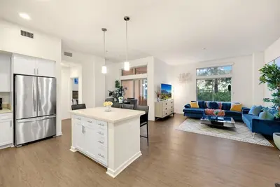 Image de Steps to Irvine Spectrum, 2Bd/2Ba that can sleep up to 7! Pool/Gym/Hot Tub