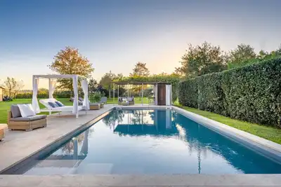 Image de Contemporary Farmhouse with Pool in Villa Campanile