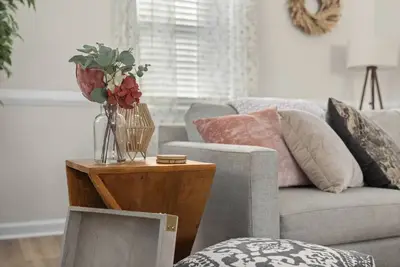 Image de Charming Pet Friendly 3-bedroom house, Steps away from subway, close to city!