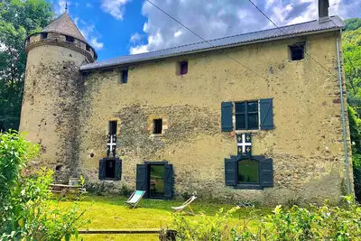 Image de Séjournez dans l'Authenticité Ariégeoises avec accès privé à la Rivière
