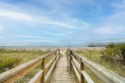 Image de Oceanfront 30+ day rental!