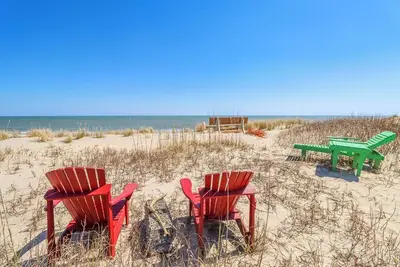 Image de Oceanfront South Nags Head home with lots of outdoor space!