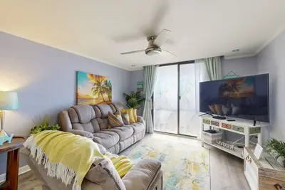 Image de 3rd floor condo w/balcony, pool, hot tub, close to beach