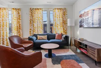 Image de Eclectic Urban Retreat