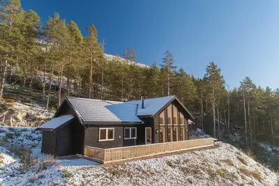 Image de This charming Norwegian home with breathtaking views of fjords and Lake Nisser is suitable for 8 people.