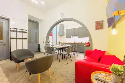 Image de Huge Luxury 5 bedroom condo in central Budapest with A/C - Rose House