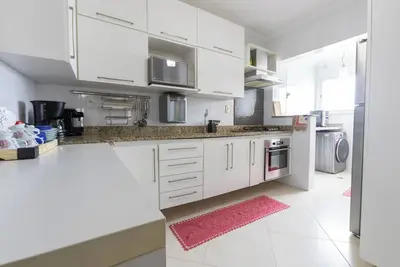 Image de Apto c WiFi, ar-condicionado a poucos passos do mar