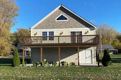 Image de Charming 3-Br house w/golf, pool, WiFi, Ac at pet friendly Middle Bass Island