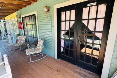 Image de Nostalgic Fun in Canton, Tx - Sleeps 5