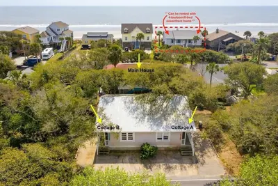 Image de 3-Home, 13-Bed Compound + Oceanfront Add-On Option
