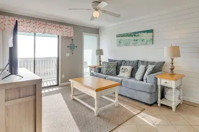 Image de Balcony w/ Ocean Views: Carolina Beach Condo!