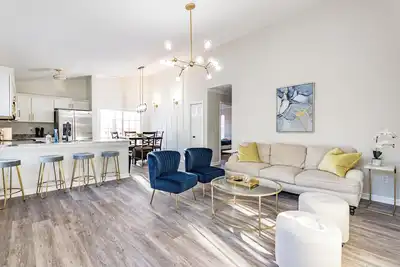 Image de Cozy home 15 from Rtp & Dtown - starts at 3. 5k/month