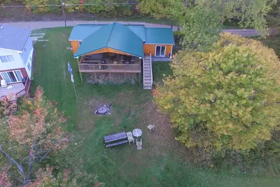 Image de This is Exclusive, Outdoor kitchen, 8 Person Hot Tub, 6 Person Fire Table, Etc.