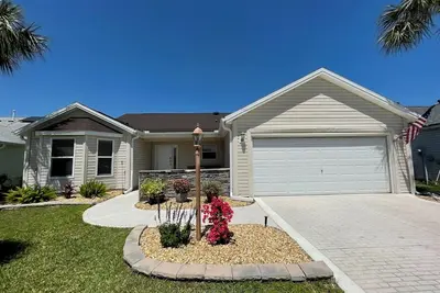 Image de 3bd 2ba  Designer Home in Glenbrook close to several Rec Centers and Pools