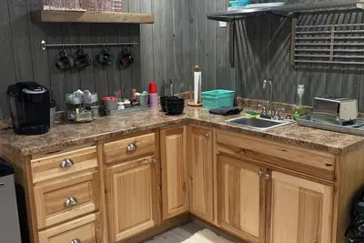 Image de Spacious 4-bedroom townhome in delightful Eagle close to it all! Dog Friendly!