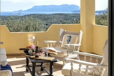 Image de Domus Cilla. Domus Cilla. Apartment surrounded by greenery with sea view.