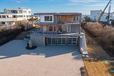 Image de Oceanfront Luxury Modern Home Stunning Views! !
