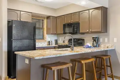 Image de 2 Bd/2Ba, Sleep 8-10 at this Walk-In Lake Condo near Silver Dollar City!