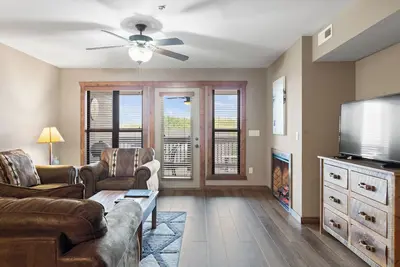 Image de 2bd/2Ba Lake Community Condo, Resort Amenities, Ticket Deals Sleep up to 10!