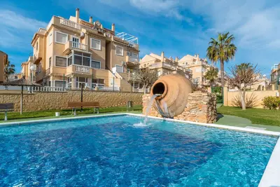 Image de Maison de vacances 'De Espãna' avec piscine partagée, Wi-Fi et climatisation