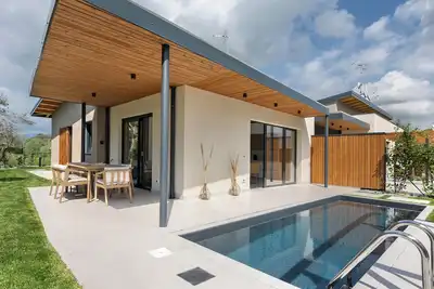 Villa 'Luma with Private Pool' avec vue montagne, Wi-Fi et climatisation