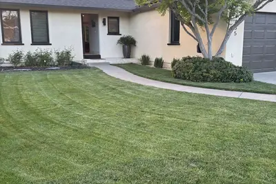 Image de Remodeled home only3 minutes from 6 wineries. A park at end of st w26 mile views