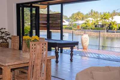 Image de Lake house, stroll to beach & cafes- Pets Welcome