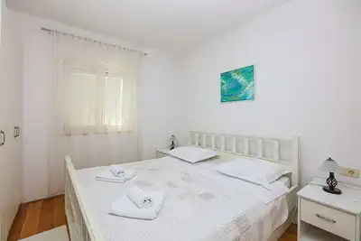 Image de Appartement de deux chambres avec la terrasse Biograd na Moru, Biograd (A-23754-a)
