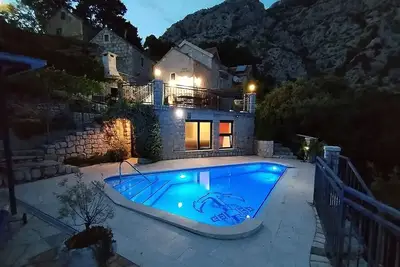 Image de Maison pour la famille avec la piscine Makarska (K-22882)