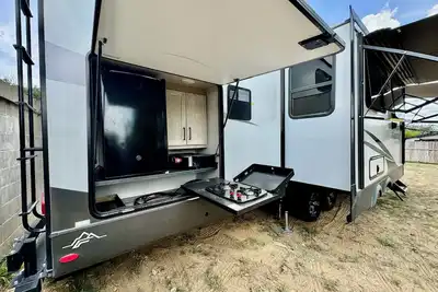 Image de Glamping Oasis: Adventure Haven