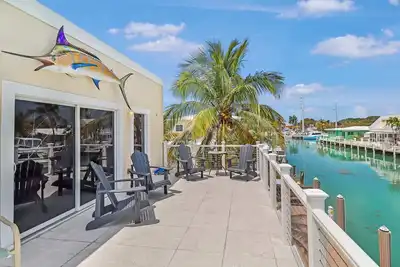 Image de New: Vaca Cut with 60' dock, 4br-4ba, 2 kitchens