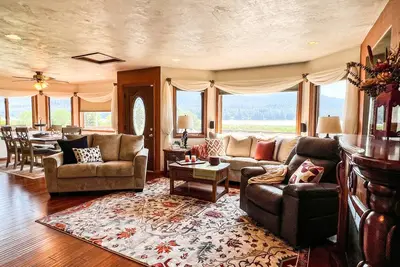 Image de Delightful 3-bedroom house with WiFi in Juneau, Ak, centrally located.