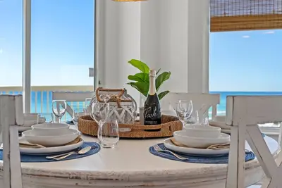 Image de Beachfront Condo -Starfish & Sandals - Silver Beach Towers -  3 Br | 4 Beds