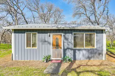 Image de Peaceful Ranch Getaway w\/ Deck in Red Bluff!