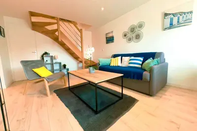 Image de Bienvenue au Duplex de Merville! Un duplex chaleureux et spacieux en centre ville