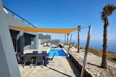 Image de Villa Assyrtiko with private heated pool, Theano Apartments Santorini