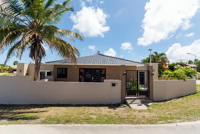 Image de Appartement met terras in het hart van Curaçao