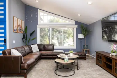 Image de 4 Br Home with Pool + Ev Charger