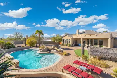 Stunning 4br Retreat w/ Private Pool