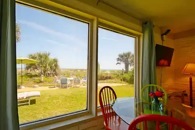 Image de 2br Oceanfront Unit - Heated Pool and Hot Tub in Cocoa Beach