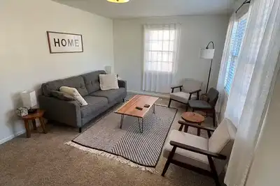 Cute Home 5-minutes from downtown Franklin.