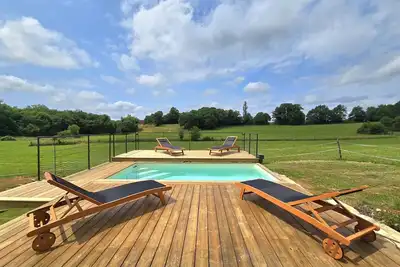 Image de Maison climatisée avec piscine privée, wifi et parking, animaux bienvenus