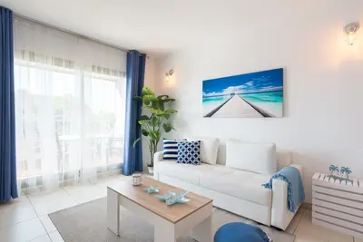 Image de Hill apartment terrace, pool & parking