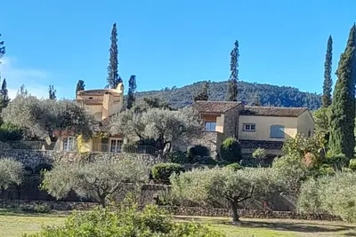 Image de Grande villa familiale, piscine sur 2 hectares, à 2 pas du centre du village.