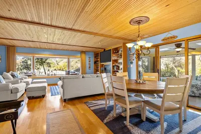Image de Fore Your Delight-Pet Friendly Townhome
