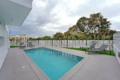 Image de Dps3 Luxury Sun & Moon 4-bedroom Villa with Private Pool in charming Ayia Napa