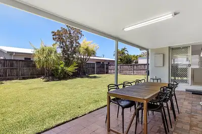 Image de 3 bedroom dog friendly home sleeps 8 guests