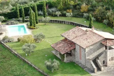 Image de Umbrian Charm With Poolside Relaxation