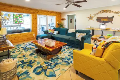 Image de Changes In Attitudes – Hot Tub | Game Room