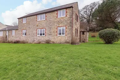 The Hayloft Cottage Apartment, pet friendly in Lyme Regis